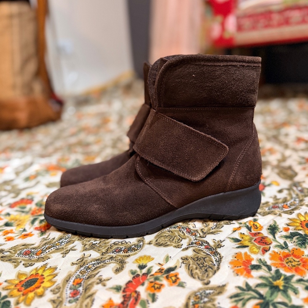Maxine of Canada Brown Suede‎ Shearling Lined Snow Boots Velcro Closure - 8.5 N